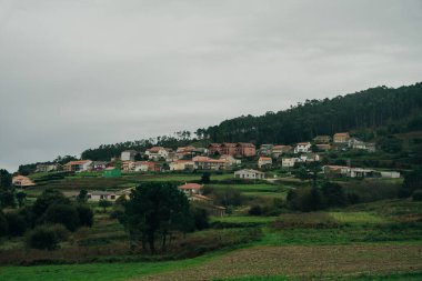 Muxia, İspanya 'nın La Coruna şehrinde küçük bir sahil kasabası ve turizm beldesi. Yüksek kalite fotoğraf