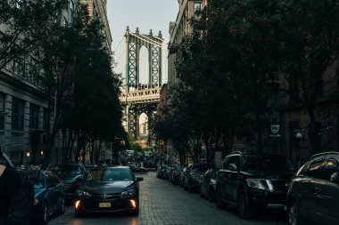 Dumbo, New York, ABD 'den Brooklyn Köprüsü manzarası. 03.07.2022. Yüksek kalite fotoğraf