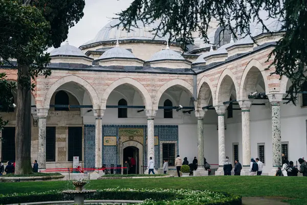 Topkapı Sarayı, İstanbul, Türkiye, Haziran 2022. Dördüncü avludaki binalar. Yüksek kalite fotoğraf