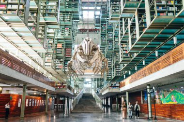 MEXICO CITY, MEXICO - Meksika 'daki Biblioteca Vasconcelos' un içinde 2023 Mayıs. Yüksek kalite fotoğraf