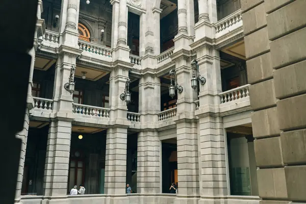 Mexico City 'deki Müze Nacional de Arte MUNAL eski İletişim Sarayı Stariways - Mayıs 2023. Yüksek kalite fotoğraf