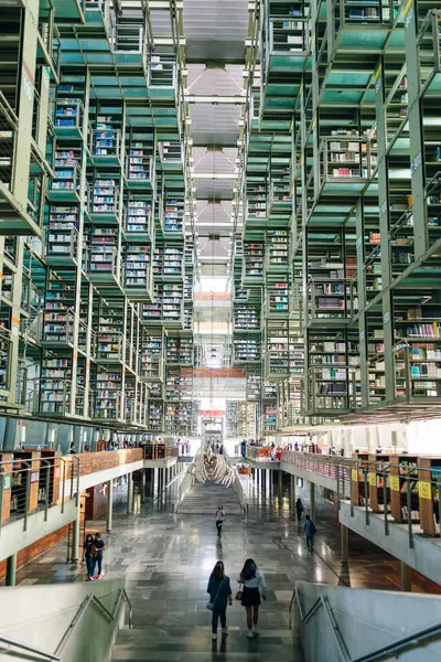 MEXICO CITY, MEXICO - Meksika 'daki Biblioteca Vasconcelos' un içinde 2023 Mayıs. Yüksek kalite fotoğraf