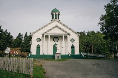 Brigus, Newfoundland, Kanada: Sakin ve gri bir günde küçük bir balıkçı köyü. Yüksek kalite fotoğraf