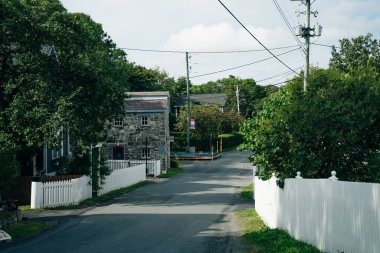 Brigus, Newfoundland, Kanada: Sakin ve gri bir günde küçük bir balıkçı köyü. Yüksek kalite fotoğraf