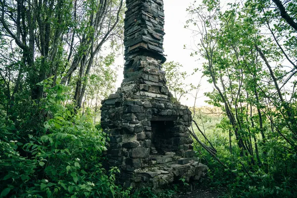 Güvercin River büyük Portage devlet parkı ve Hint rezervasyon akar. Ontario ve Minnesota arasındaki sınırın