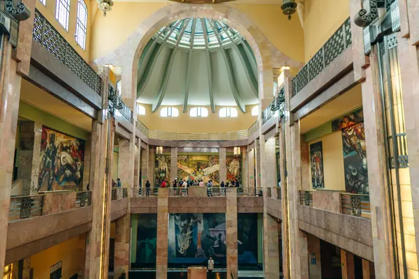 Mexico City, Meksika - Mayıs 2023 Palacio de Güzellik Sanatları Sarayı. Yüksek kalite fotoğraf