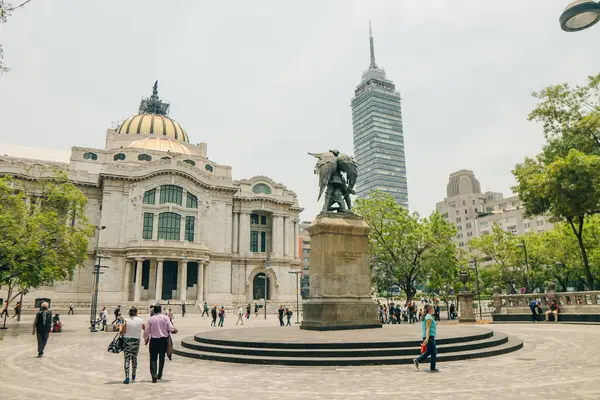 Mexico City, Meksika - Mayıs 2023 Palacio de Güzellik Sanatları Sarayı. Yüksek kalite fotoğraf