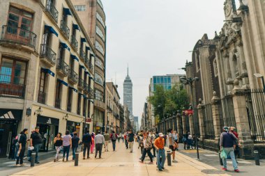 Mexico City, Mexico - Mayıs 2023 Şehir merkezinde kalabalık. Yüksek kalite fotoğraf