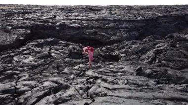 Hawaii Volkanik Parkı 'ndaki Kilauea Volkanı' ndan donmuş lav Hawaii 'nin Büyük Adası' ndaki Ulusal Parkı. Yüksek kalite 4k görüntü