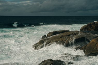 Punta de la Barca, Muxia, Costa da Morte, Galiçya, İspanya 'da balıkçı köyünde. Yüksek kalite fotoğraf