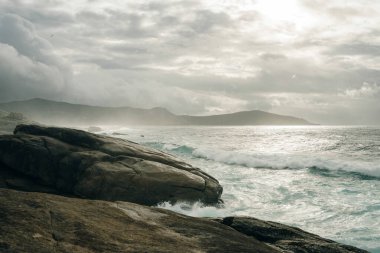 Punta de la Barca, Muxia, Costa da Morte, Galiçya, İspanya 'da balıkçı köyünde. Yüksek kalite fotoğraf