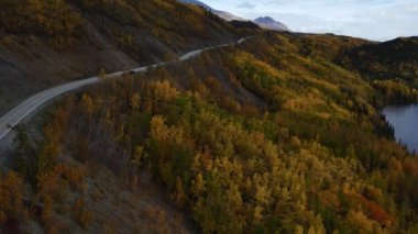 Sonbahar zamanı matanuska nehri, Alaska, ABD. Yüksek kalite 4k görüntü