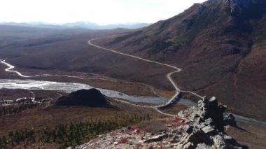 Sonbaharda Savage River Canyon Ulusal Parkı manzaralı. Yüksek kalite 4k görüntü