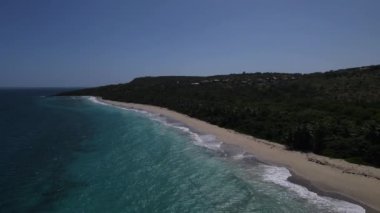 Culebra, Porto Riko 'daki Tamarindo plajı. Yüksek kalite 4k görüntü