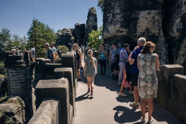 Almanya 'daki Saksonya İsviçre' deki Bastion Köprüsü. Yüksek kalite fotoğraf