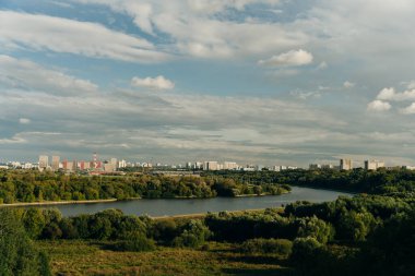 Kolomenskoye 'den Moskova nehrinin manzarası. Yüksek kalite fotoğraf