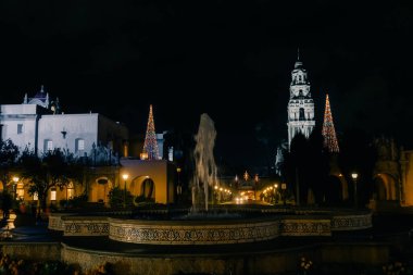 San Diego 'nun Balboa Park Çan Kulesi, San Diego California - Aralık 2022. Yüksek kalite fotoğraf