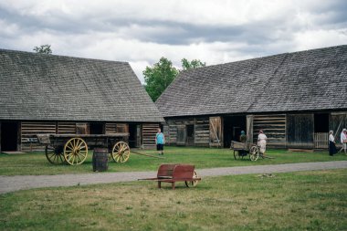 Fort William Tarih Parkı, Aborjin köyü, Thunder Bay, Ontario, Kanada - Mayıs 2023. Yüksek kalite fotoğraf