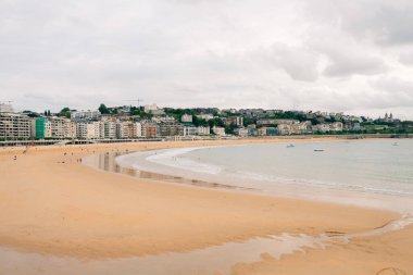 San Sebastian şehir plajı, Donostia San Sebastian şehri, Bask bölgesi, kuzey İspanya. Yüksek kalite fotoğraf