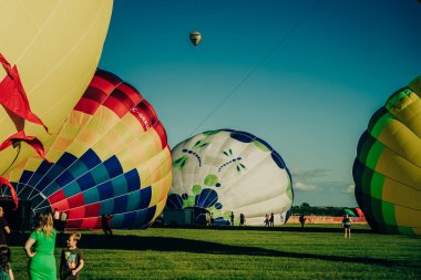 Saint-Jean-sur-Richelieu, Kanada - Ağustos 2022 Uluslararası Montgolfiere Ballon Festivali, Saint-Jean, Kanada. Yüksek kalite fotoğraf