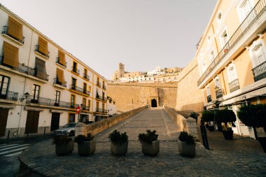 İbiza, İspanya 'daki Balear Kalesi' nden. Akdeniz turistik tatil kasabası. Yüksek kalite fotoğraf