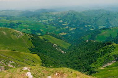 Orhi Dağı, Navarre ve Fransa arasında. Yüksek kalite fotoğraf
