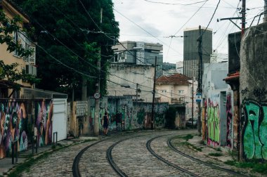 RIO DE JANEIRO - BREZİL - 12 Eylül 2023 Santa Teresa tramvayı Centro Distric 'e geri dönüyor. Yüksek kalite fotoğraf