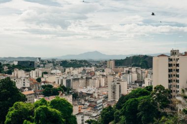  Rio de Janeiro, Brezilya - 23 Eylül 2023 Arcos da Lapa kemerleri ve Santa Teresa tramvayı. Yüksek kalite fotoğraf