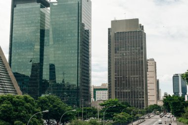  Rio de Janeiro, Brezilya - 23 Eylül 2023 Arcos da Lapa kemerleri ve Santa Teresa tramvayı. Yüksek kalite fotoğraf