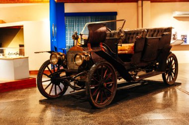 Müzedeki eski araba. Paraguay - 2 Mayıs 2023. Yüksek kalite fotoğraf