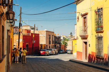 Guanajuato, Meksika 'daki San Miguel de Allende' nin güzel sokakları ve renkli cepheleri - 12 Mayıs 2023. Yüksek kalite fotoğraf