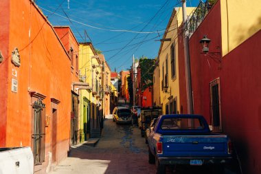 Guanajuato, Meksika 'daki San Miguel de Allende' nin güzel sokakları ve renkli cepheleri - 12 Mayıs 2023. Yüksek kalite fotoğraf