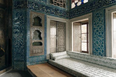 İstanbul, Türkiye - Ocak 2023 İç İşleri ve Topkapı mutfak pavyonlarında sergiler. Yüksek kalite fotoğraf