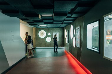 Drumheller, Alberta, Kanada - 12 Mayıs 2022 Royal Tyrell Paleontoloji Müzesi. Yüksek kalite fotoğraf