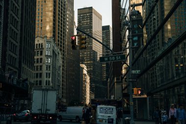 New York, ABD - 12 Ekim 2022 New York şehir merkezindeki ünlü Times Meydanı. Yüksek kalite fotoğraf