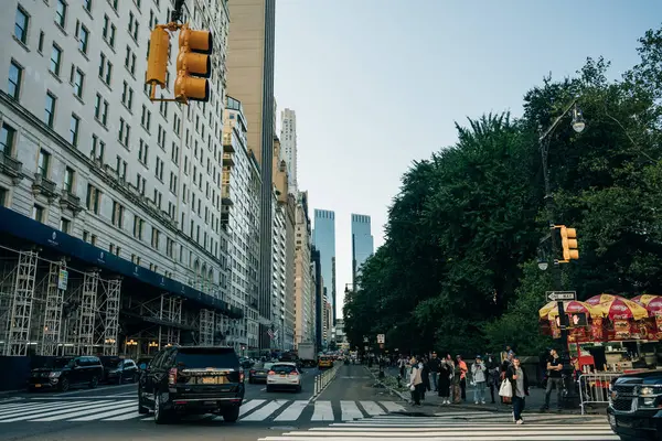 New York, ABD - 12 Ekim 2022 New York şehir merkezindeki ünlü Times Meydanı. Yüksek kalite fotoğraf