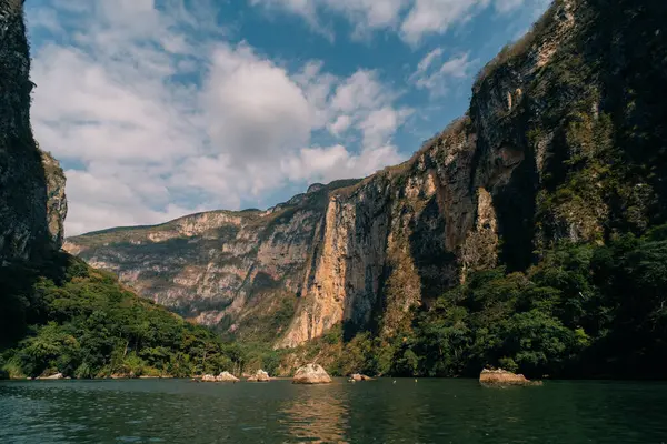 Chiapas, Meksika 'daki Sumidero Kanyonu. Yüksek kalite fotoğraf