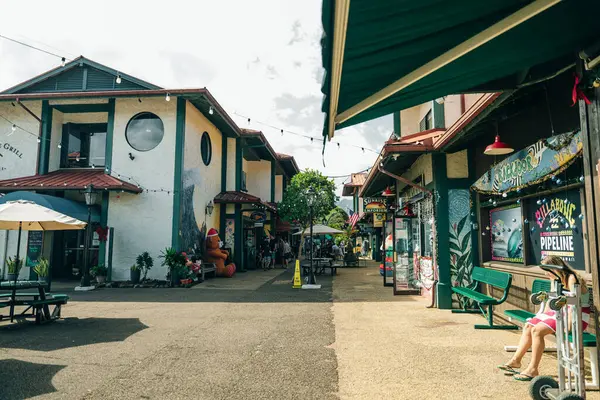 Kauai Hawaii 'nin kuzey kıyısındaki küçük Hanalei kasabası - 2 Aralık 2023. Yüksek kalite fotoğraf