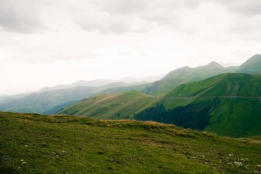 Pireneler 'de inanılmaz bir gün doğumu. Yüksek kalite fotoğraf