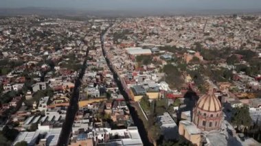 San Miguel de Allende, Meksika 'nın panoramik hava manzarası. Yüksek kalite 4k görüntü
