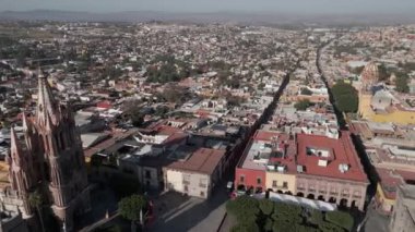 San Miguel de Allende, Meksika 'nın panoramik hava manzarası. Yüksek kalite 4k görüntü