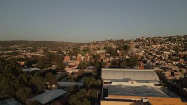 San Miguel de Allende, Meksika 'nın panoramik hava manzarası. Yüksek kalite 4k görüntü