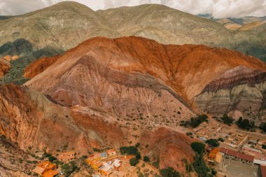 Aerial View Cerro siete colores - Purmamarca - Jujuy - Arjantin. Yüksek kalite fotoğraf