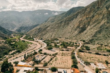 Aerial View Cerro siete colores - Purmamarca - Jujuy - Arjantin. Yüksek kalite fotoğraf