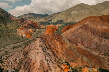 Aerial View Cerro siete colores - Purmamarca - Jujuy - Arjantin. Yüksek kalite fotoğraf