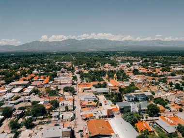 Şehrin en iyi manzarası, çatıları kiremitli sokaklar ve evler. Salta, Arjantin. Yüksek kalite fotoğraf