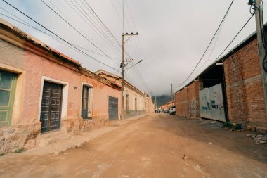 Tilcara, Arjantin - 4. Mar 2024 Tilcara 'da bir sokak pazarı. Yüksek kalite fotoğraf