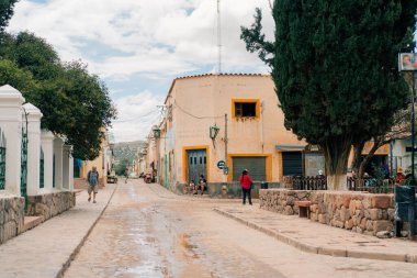 Humahuaca, Arjantin 'de bir turistik cadde - 2 Mart 2024. Yüksek kalite fotoğraf