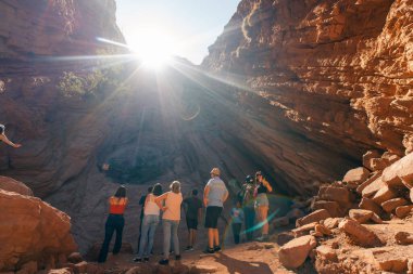 Cafayate, Salta, Arjantin - 2 Mart 2024 - Şeytan 'ın Boğazı Garganta del Diablo adlı kaya oluşumu. Yüksek kalite fotoğraf