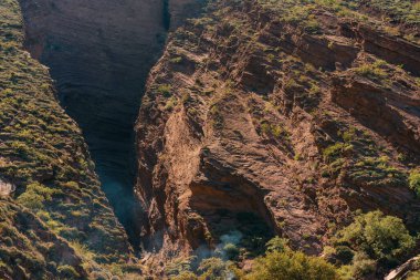 Cafayate, Salta, Arjantin - 2 Mart 2024 - Şeytan 'ın Boğazı Garganta del Diablo adlı kaya oluşumu. Yüksek kalite fotoğraf